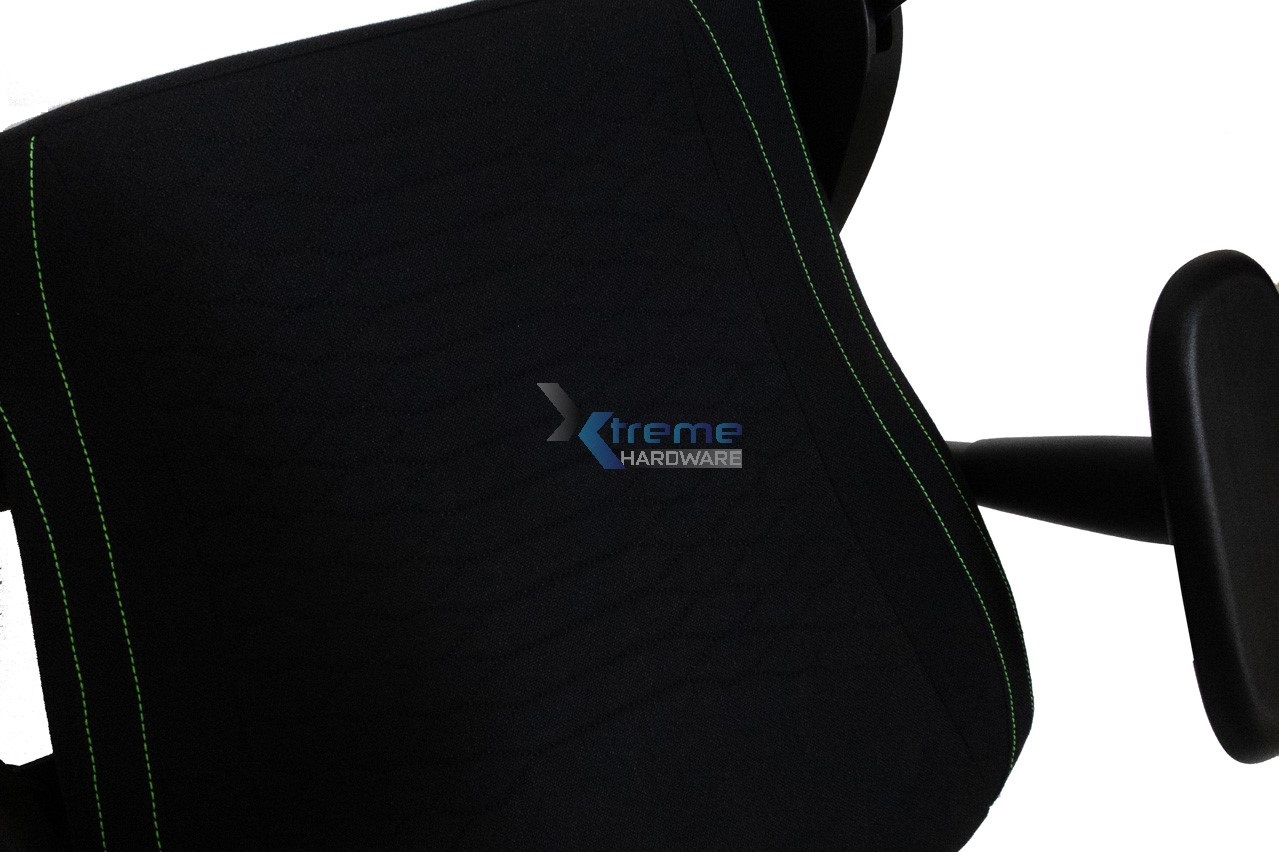 Razer Iskur V2 X 21 0e5b3